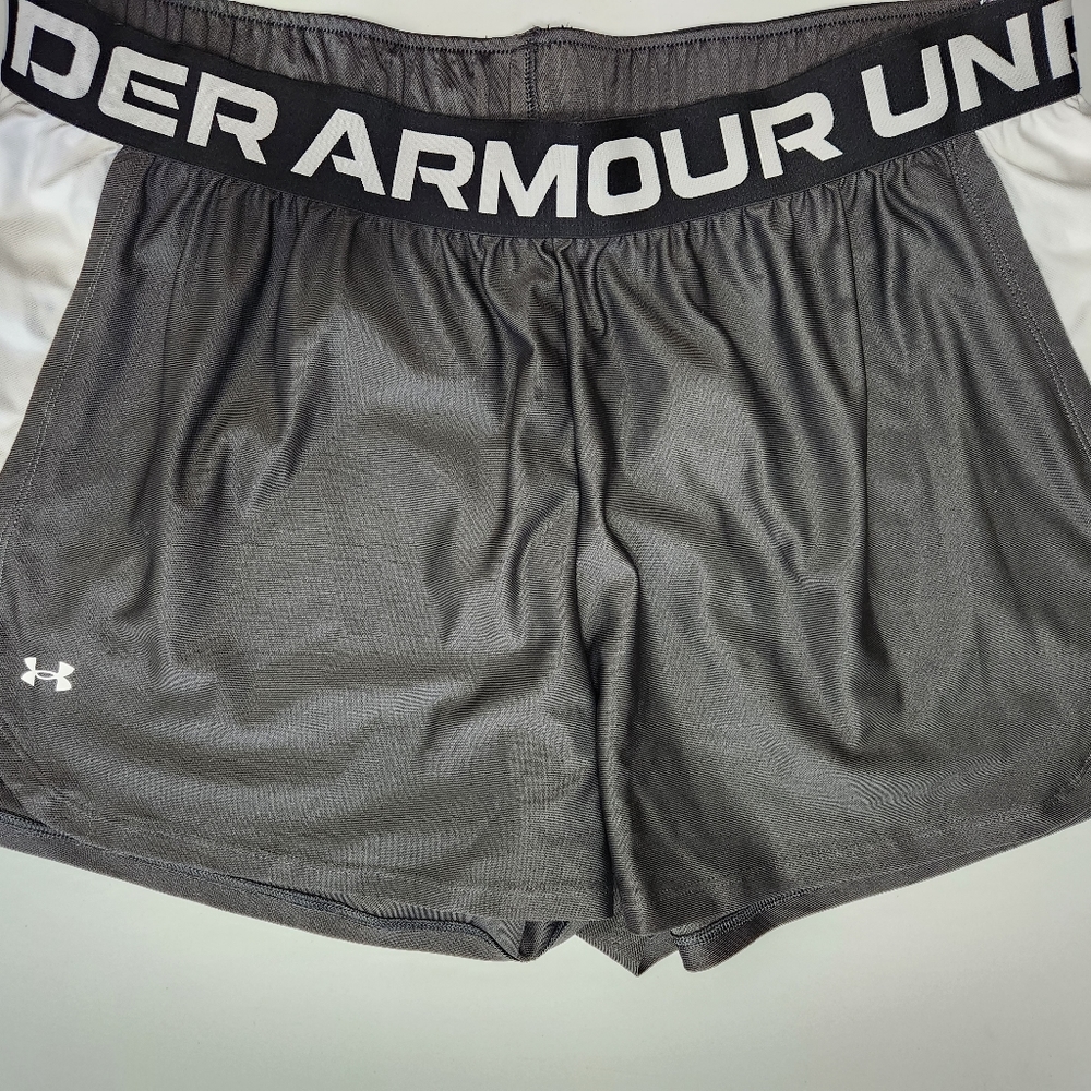 2x UA women's shorts
